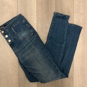 Refuge medium wash jeans